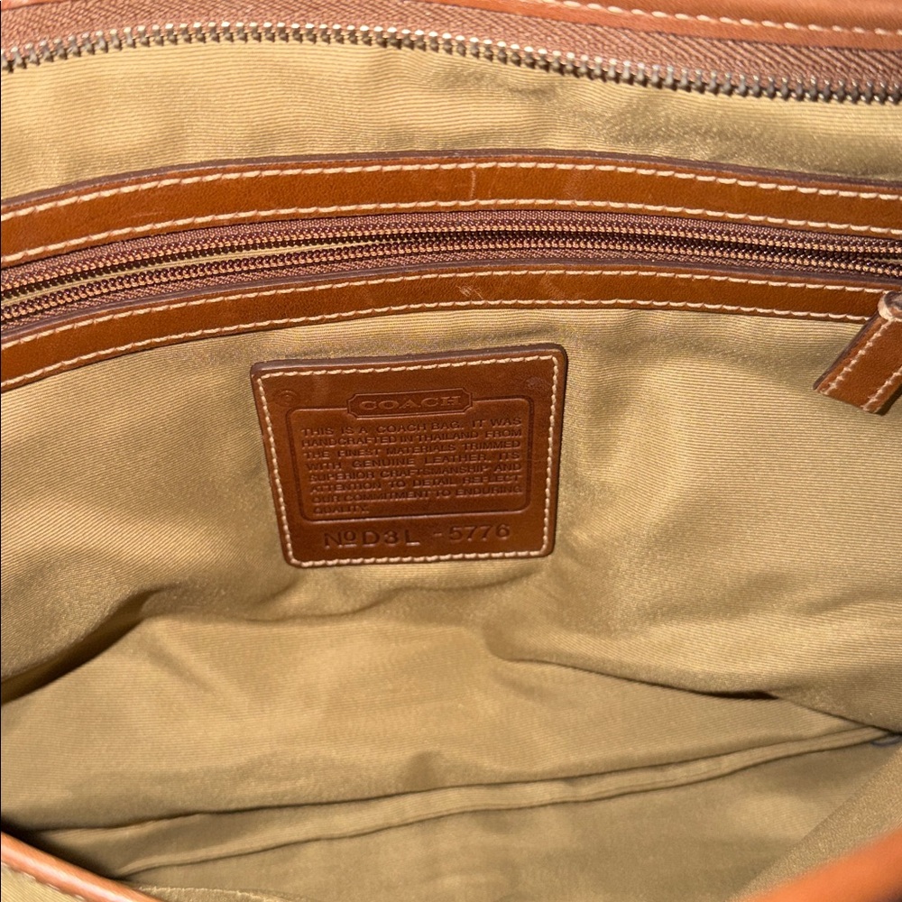 Coach Classic Tan Canvas Shoulder Bag - Picture 3 of 4